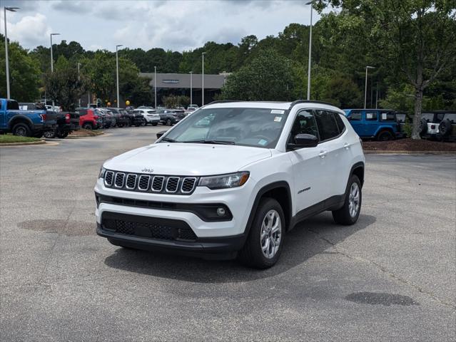 2025 Jeep Compass COMPASS LATITUDE 4X4
