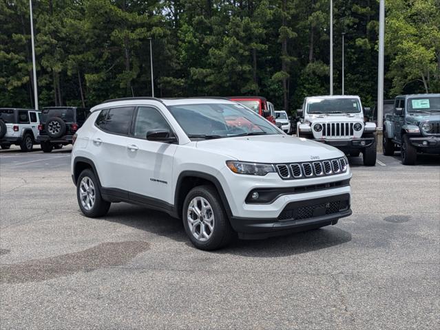 2025 Jeep Compass COMPASS LATITUDE 4X4