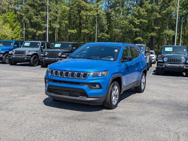 2025 Jeep Compass COMPASS LATITUDE 4X4