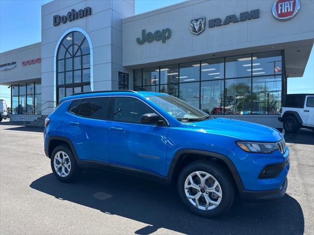 2025 Jeep Compass COMPASS LATITUDE 4X4