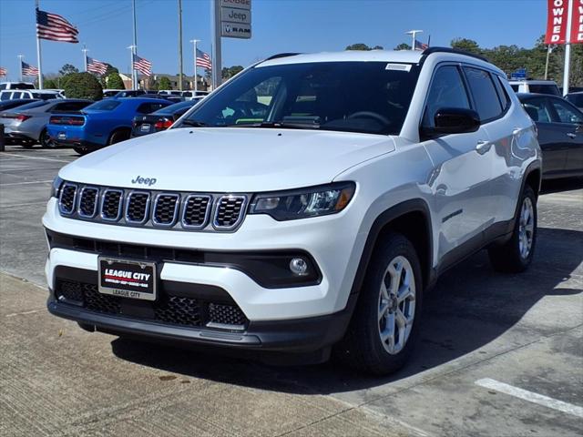 2025 Jeep Compass COMPASS LATITUDE 4X4