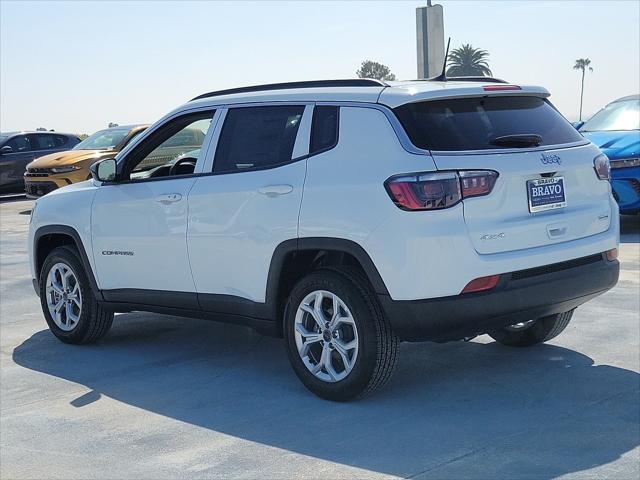 2025 Jeep Compass COMPASS LATITUDE 4X4