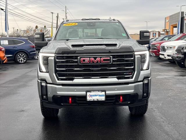 2024 GMC Sierra 2500HD 4WD Crew Cab Standard Bed AT4