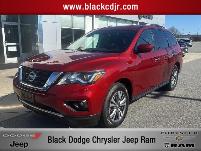 2018 Nissan Pathfinder SV