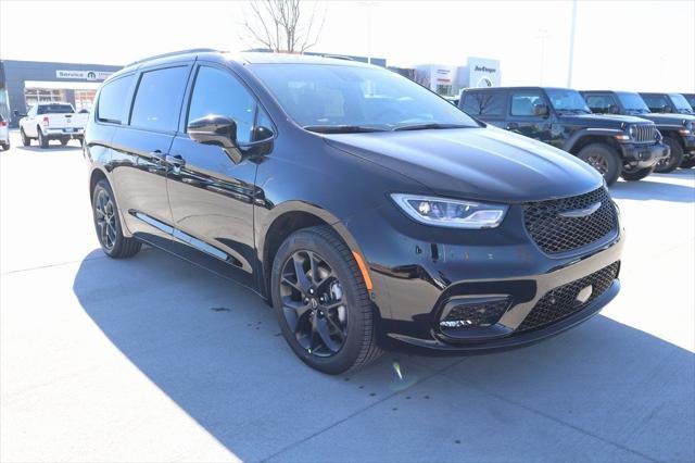 2025 Chrysler Pacifica PACIFICA LIMITED AWD