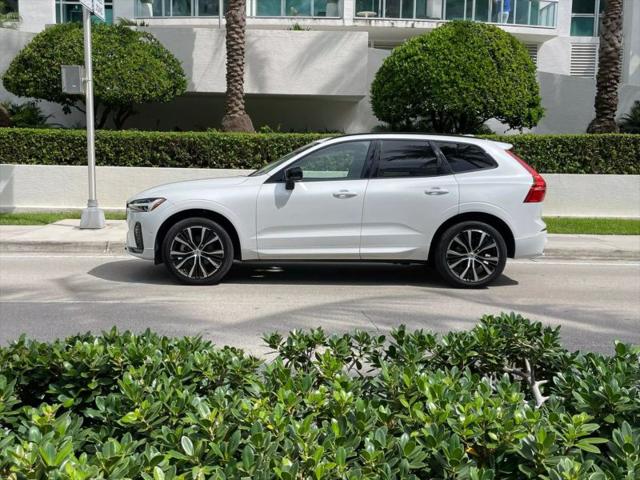 2023 Volvo XC60 B5 Plus Dark Theme