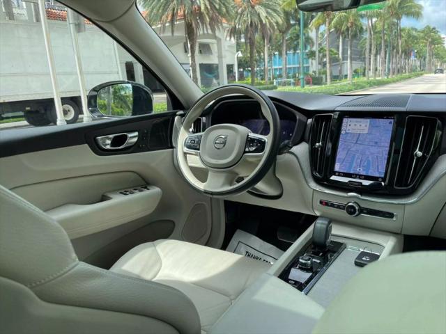 2023 Volvo XC60 B5 Plus Dark Theme