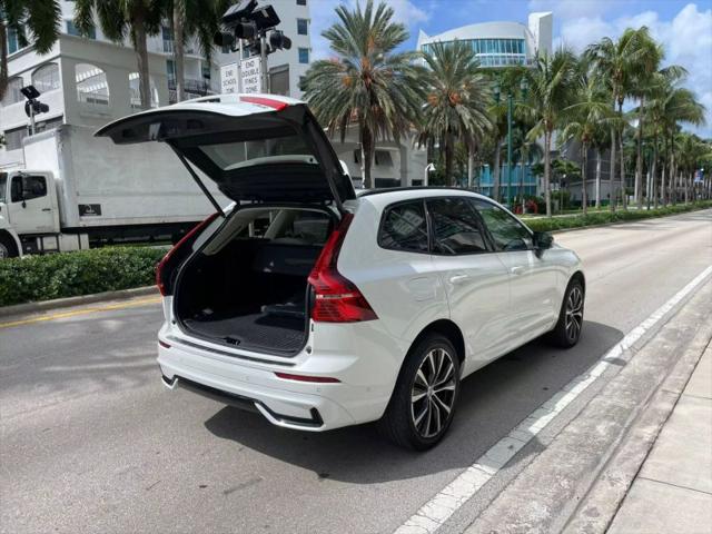 2023 Volvo XC60 B5 Plus Dark Theme