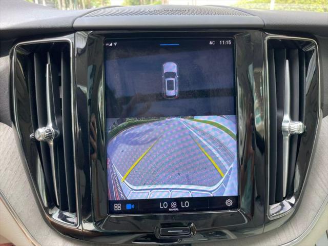 2023 Volvo XC60 B5 Plus Dark Theme