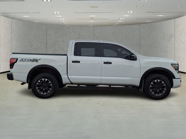 2022 Nissan TITAN Crew Cab PRO-4X 4x4