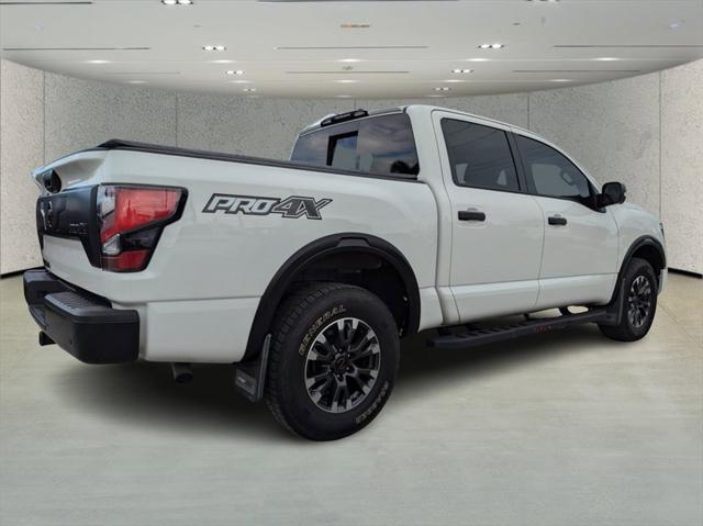 2022 Nissan TITAN Crew Cab PRO-4X 4x4