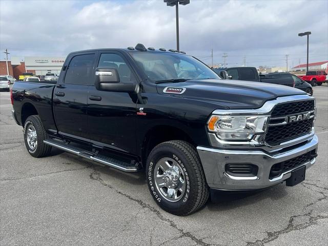 2024 RAM 3500 Tradesman Crew Cab 4x4 64 Box