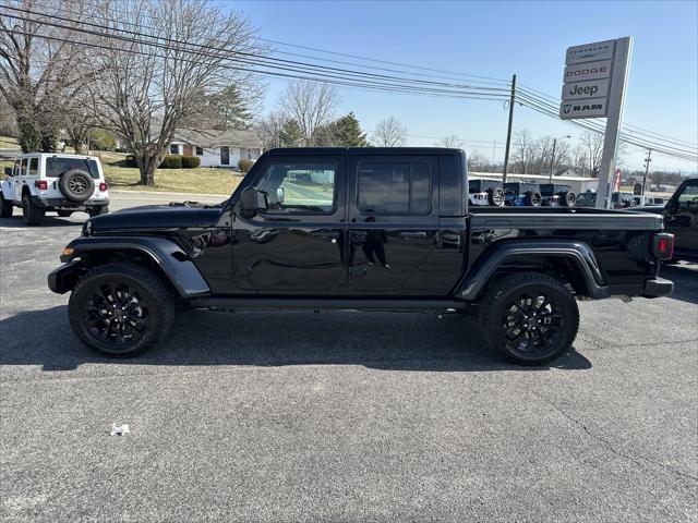 2025 Jeep Gladiator GLADIATOR NIGHTHAWK 4X4