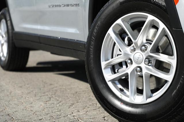 2025 Jeep Grand Cherokee GRAND CHEROKEE L LAREDO 4X2