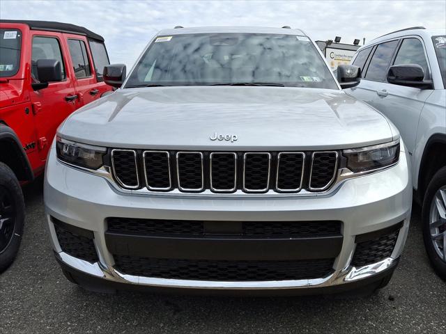 2025 Jeep Grand Cherokee GRAND CHEROKEE L LAREDO 4X4