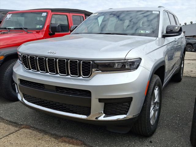 2025 Jeep Grand Cherokee GRAND CHEROKEE L LAREDO 4X4