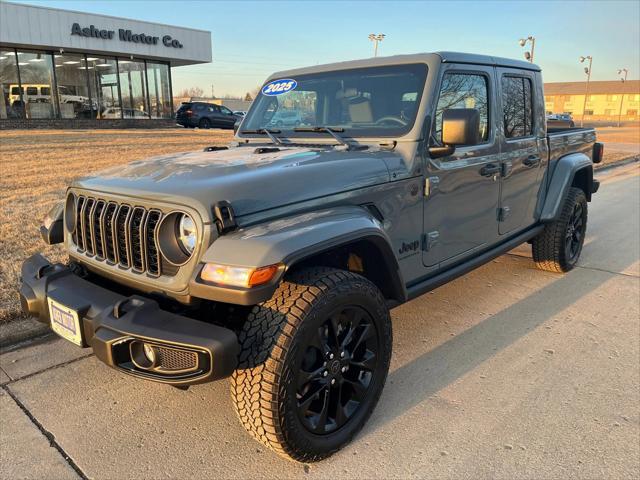 2025 Jeep Gladiator GLADIATOR NIGHTHAWK 4X4