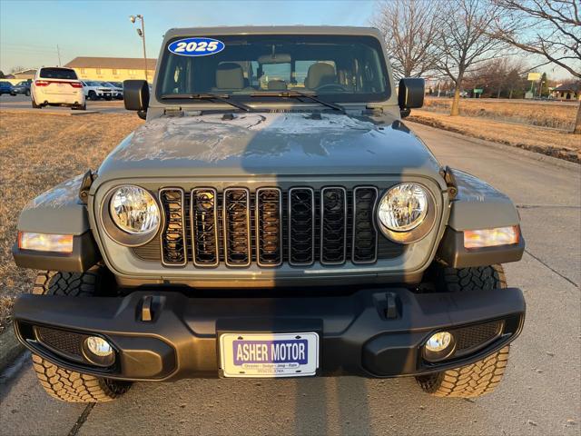 2025 Jeep Gladiator GLADIATOR NIGHTHAWK 4X4
