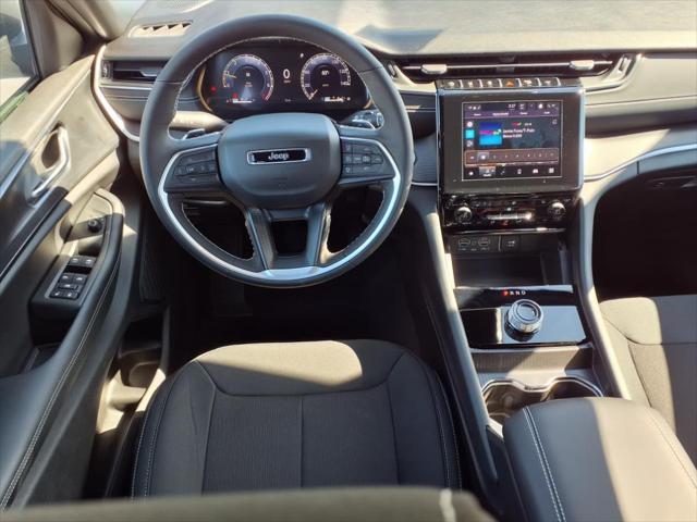 2025 Jeep Grand Cherokee GRAND CHEROKEE L LAREDO 4X4