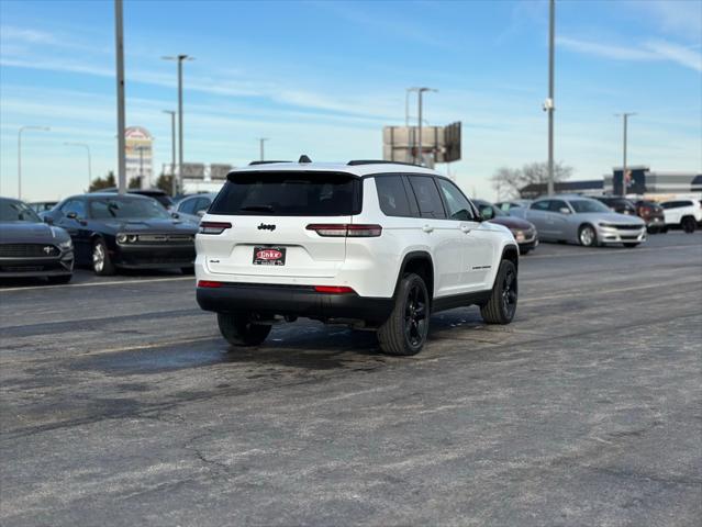 2025 Jeep Grand Cherokee GRAND CHEROKEE L ALTITUDE 4X4