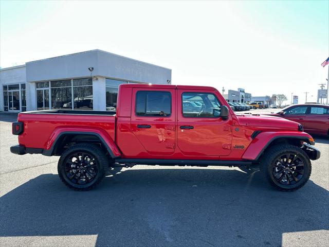 2025 Jeep Gladiator GLADIATOR NIGHTHAWK 4X4