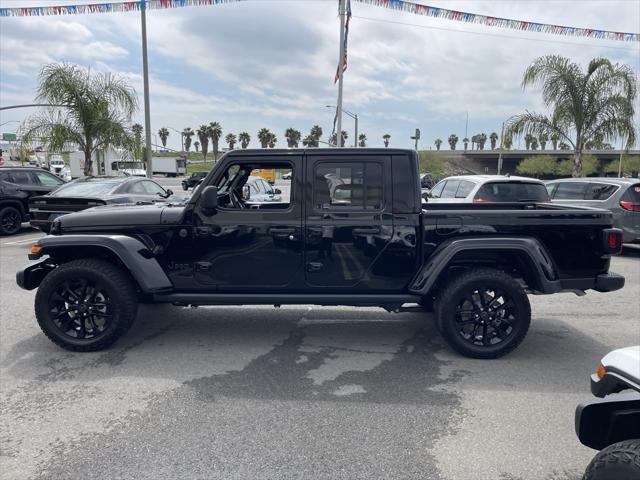 2025 Jeep Gladiator GLADIATOR NIGHTHAWK 4X4