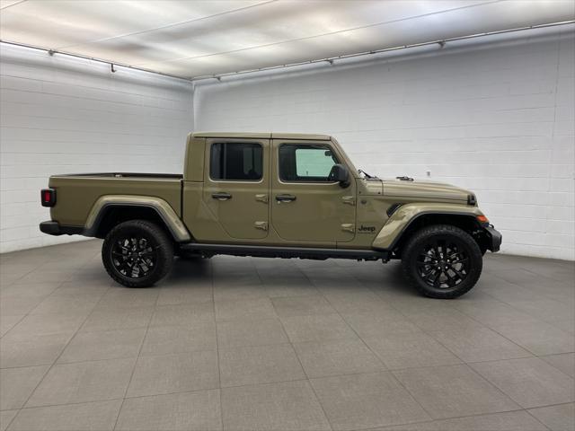 2025 Jeep Gladiator GLADIATOR NIGHTHAWK 4X4