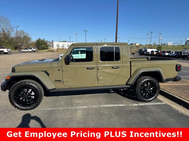 2025 Jeep Gladiator GLADIATOR NIGHTHAWK 4X4