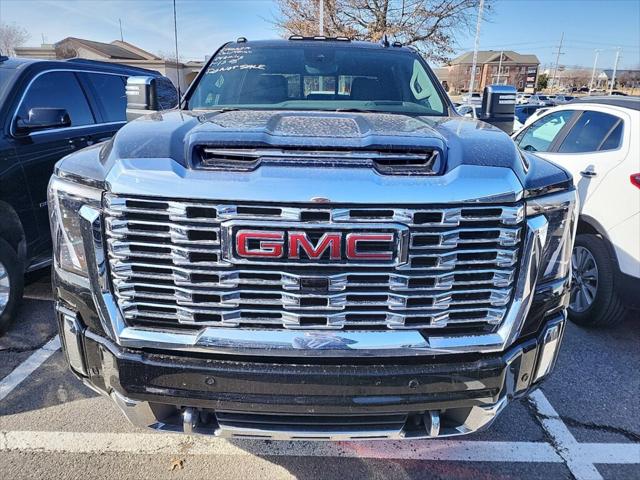 2024 GMC Sierra 2500HD 4WD Crew Cab Standard Bed Denali