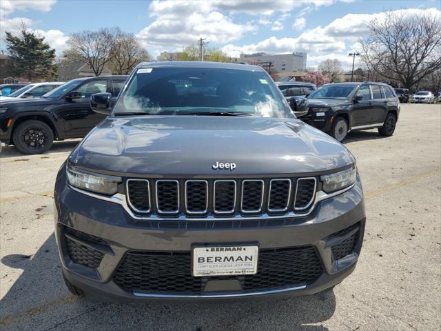 2025 Jeep Grand Cherokee GRAND CHEROKEE LAREDO X 4X4