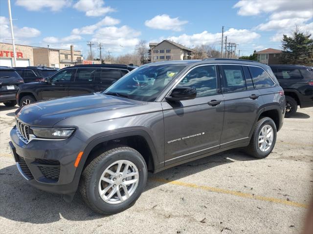 2025 Jeep Grand Cherokee GRAND CHEROKEE LAREDO X 4X4