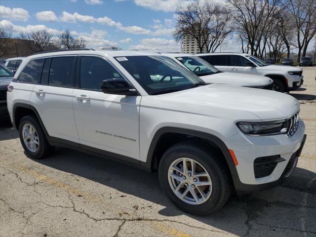 2025 Jeep Grand Cherokee GRAND CHEROKEE LAREDO X 4X4