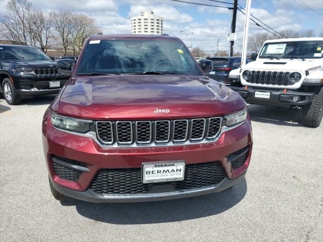 2025 Jeep Grand Cherokee GRAND CHEROKEE LAREDO X 4X4