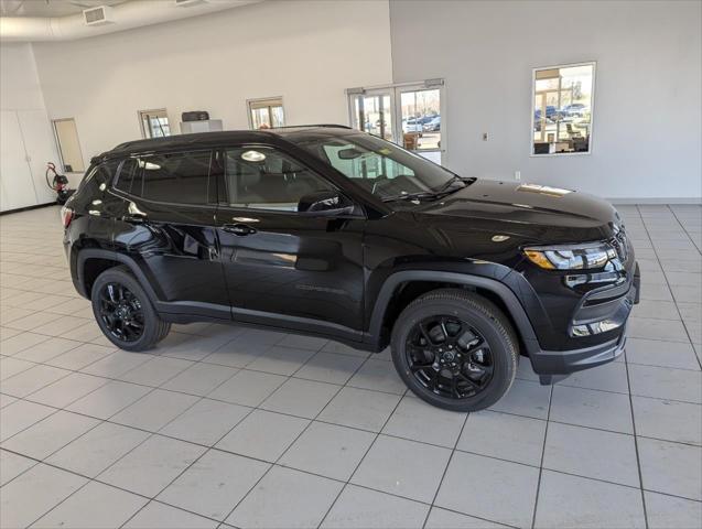 2025 Jeep Compass COMPASS LATITUDE 4X4