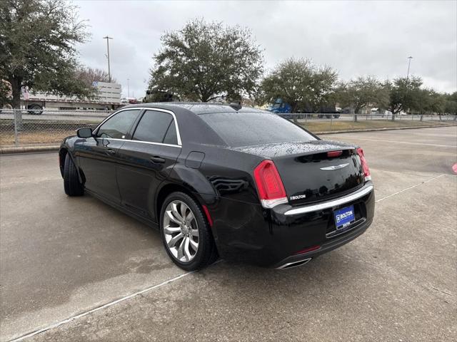 2020 Chrysler 300 Touring L