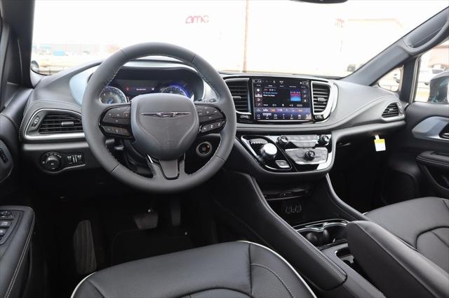 2025 Chrysler Pacifica PACIFICA LIMITED