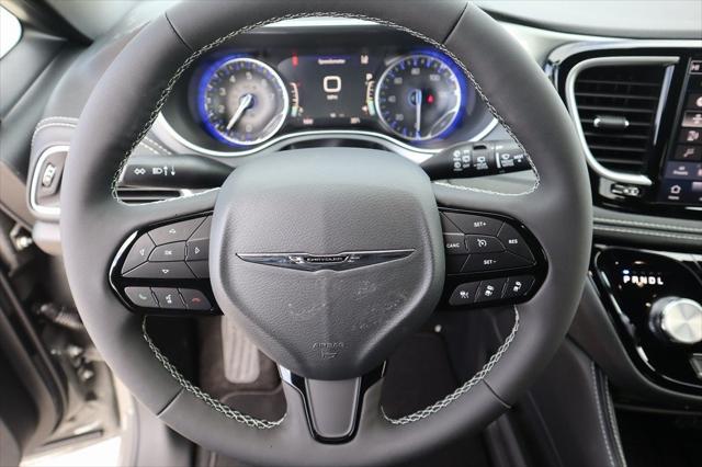 2025 Chrysler Pacifica PACIFICA LIMITED