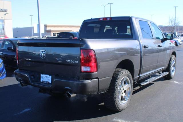 2017 RAM 1500 Express Crew Cab 4x4 57 Box