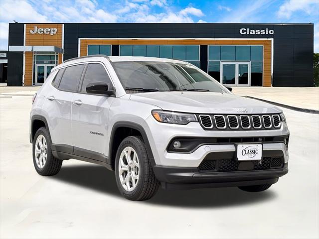 2025 Jeep Compass COMPASS LATITUDE 4X4