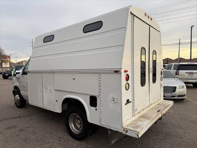 1999 Ford E-450 Comm. Cutaway E 350 SD 2dr Commercial/Cutaway/