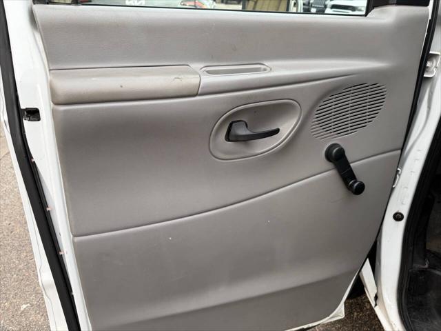 1999 Ford E-450 Comm. Cutaway E 350 SD 2dr Commercial/Cutaway/