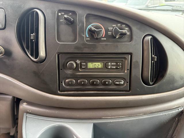 1999 Ford E-450 Comm. Cutaway E 350 SD 2dr Commercial/Cutaway/
