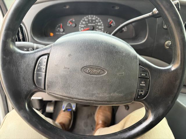 1999 Ford E-450 Comm. Cutaway E 350 SD 2dr Commercial/Cutaway/