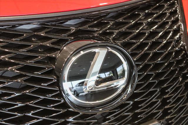 2025 Lexus 300 F SPORT Design