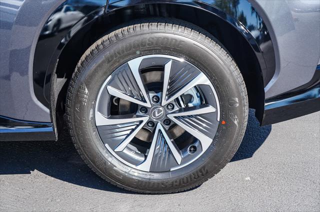 2025 Lexus 300 Premium