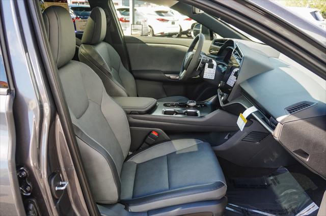 2025 Lexus 300 Premium