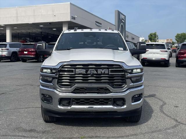 2025 RAM Ram 2500 RAM 2500 TRADESMAN CREW CAB 4X4 64 BOX