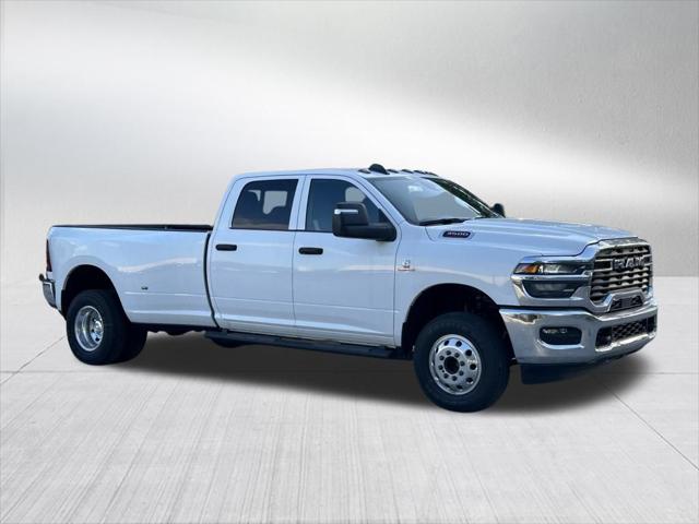 2025 RAM Ram 3500 RAM 3500 TRADESMAN CREW CAB 4X4 8 BOX
