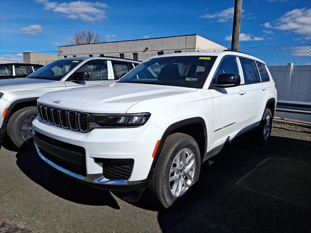 2025 Jeep Grand Cherokee GRAND CHEROKEE L LAREDO X 4X4