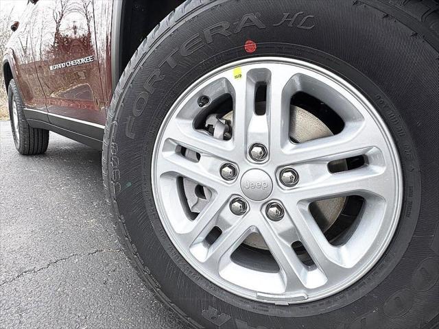 2025 Jeep Grand Cherokee GRAND CHEROKEE LAREDO 4X2